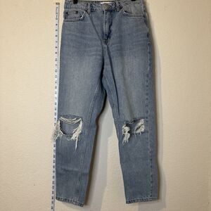 Topshop High Rise "Mom" Fit Distressed Denim Jeans – Size W28 (US 6 / UK 10)